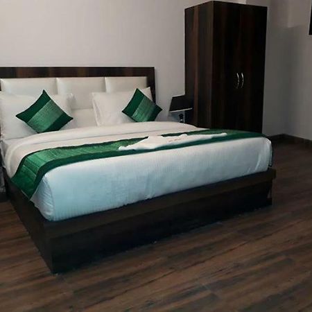 Hotel Sanca International New Delhi Bagian luar foto