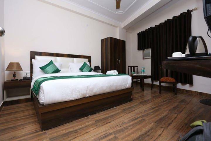 Hotel Sanca International New Delhi Bagian luar foto